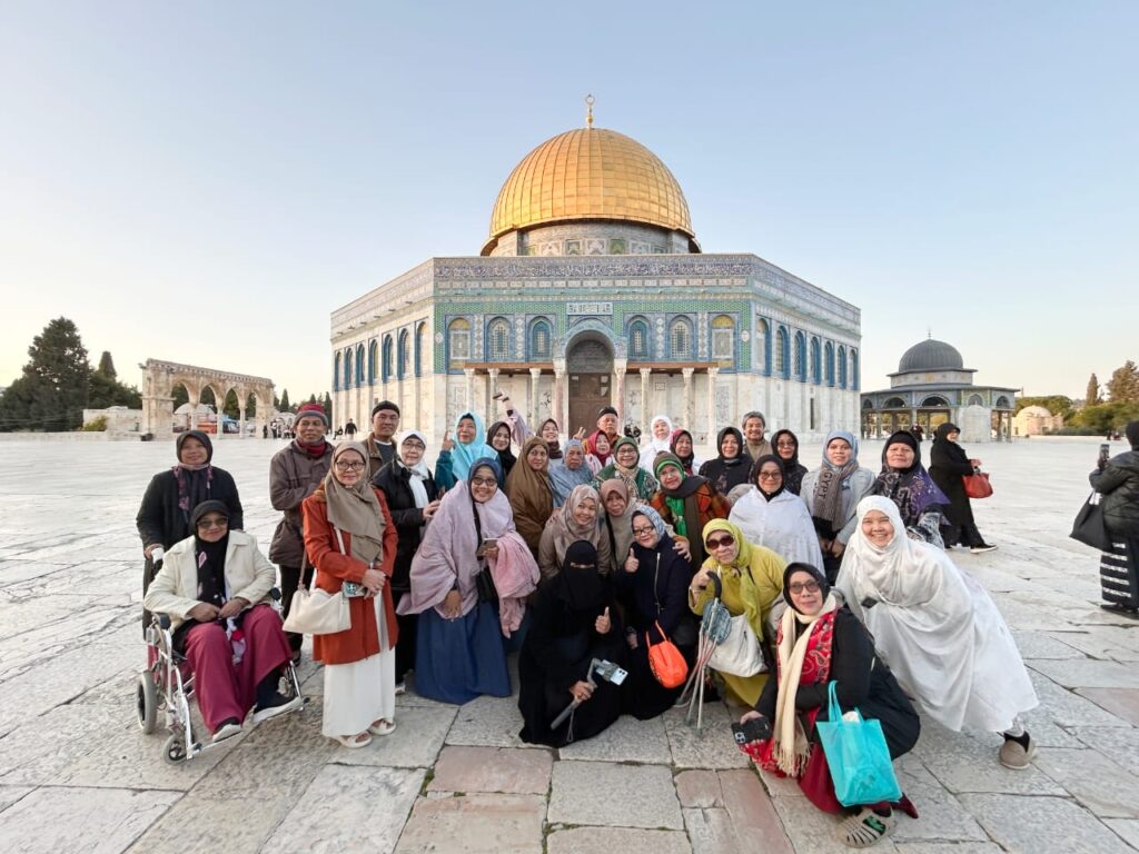 Para Jamaah Ziarah Bumi Para Nabi Masjid Al Aqsa dari Medan